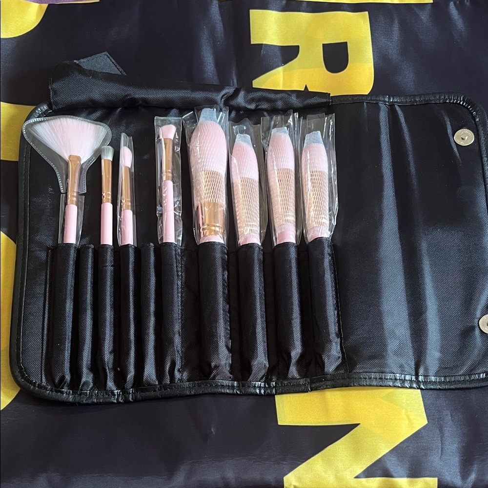 Luxurious Pink and Gold Makeup Brush Set
